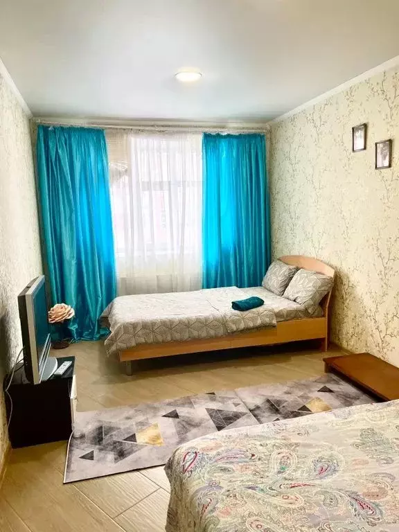 2-к кв. Оренбургская область, Оренбург ул. 60 лет Октября, 1Б (65.0 м) - Фото 0