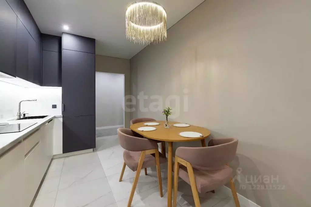 2-к кв. Татарстан, Казань ул. Рауиса Гареева, 105Б (49.3 м) - Фото 0