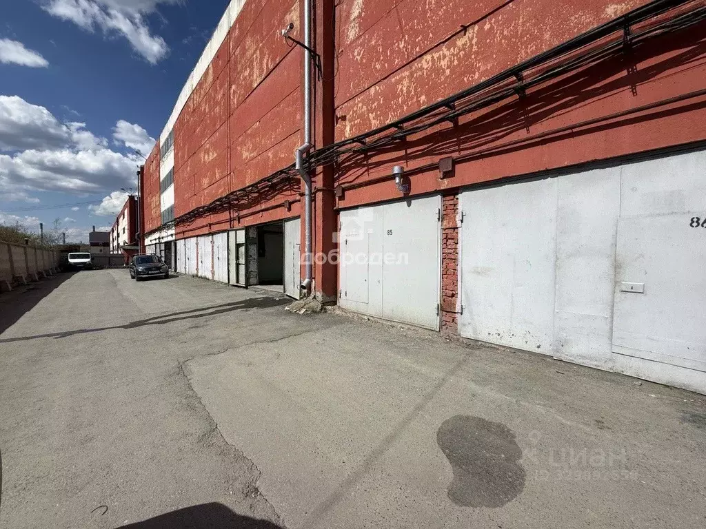 Гараж в Свердловская область, Екатеринбург ул. Фронтовых Бригад, 12 ... - Фото 1