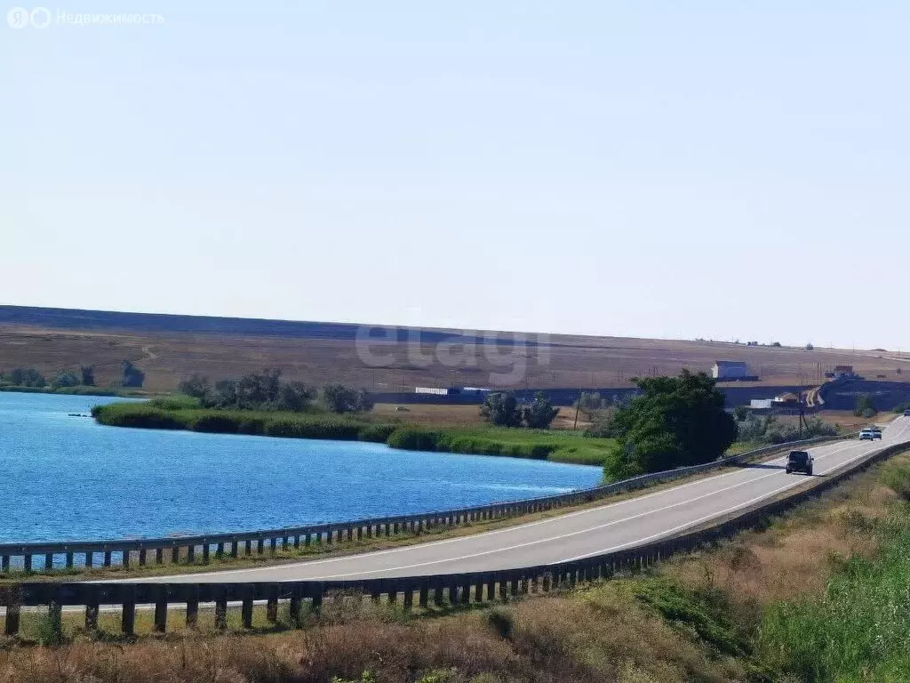 Участок в Черноморский район, село Новоивановка (691.51 м) - Фото 1