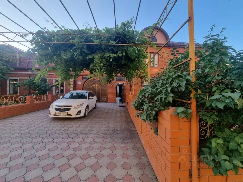 Дом в Дагестан, Махачкала просп. Али-Гаджи Акушинского, 36 (330 м) - Фото 1