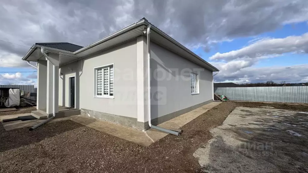 Дом в Оренбургская область, Оренбургский район, Сергиевский сельсовет, ... - Фото 1