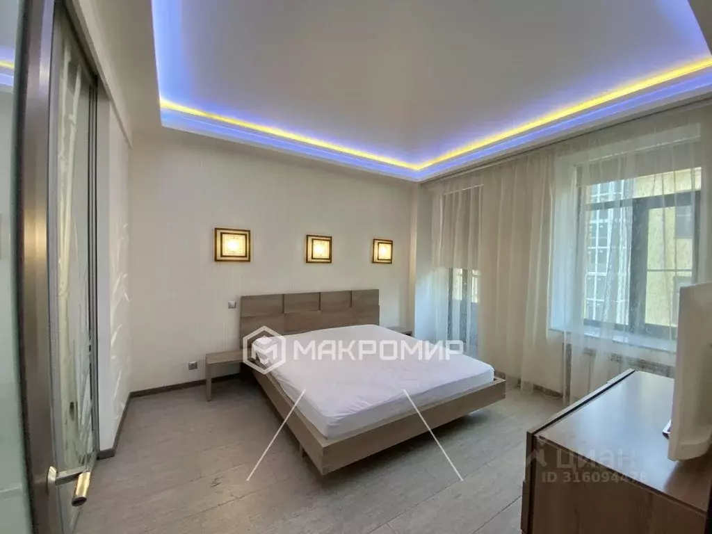 2-к кв. Санкт-Петербург 12-я Васильевского острова линия, 31 (90.0 м) - Фото 0