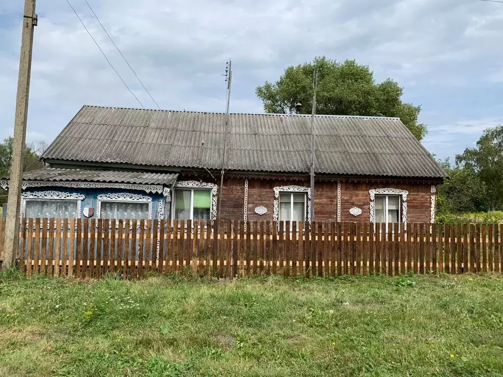 Дом в Брянская область, Навлинский район, Бяковское с/пос, с. Лески ... - Фото 0