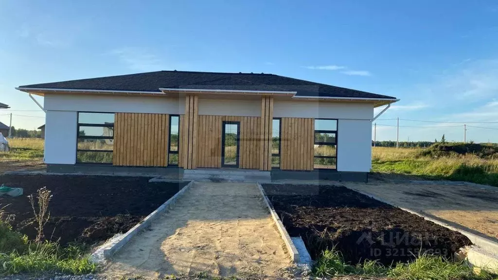 Дом в Тюменская область, Тюменский район, д. Елань 14 (100 м) - Фото 1