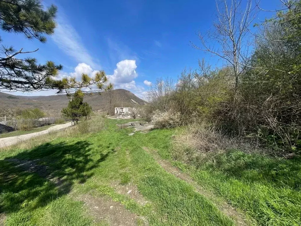 Участок в Севастополь с. Тыловое, ул. Лесная (7.6 сот.) - Фото 1