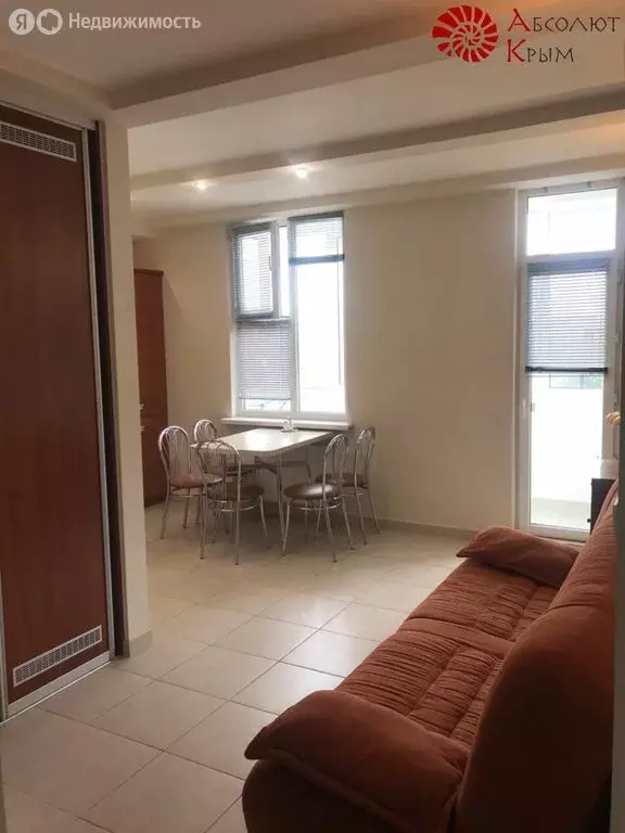 1-комнатная квартира: Феодосия, улица Десантников, 7Б (62 м) - Фото 1