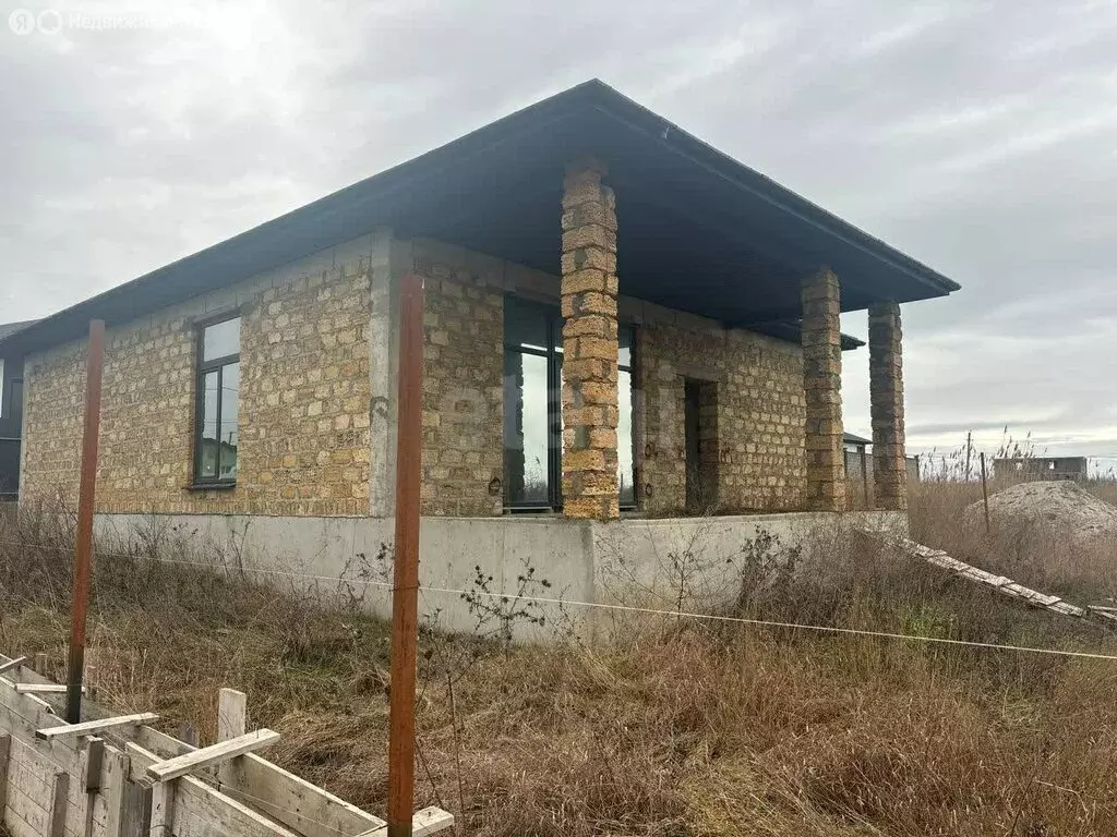 Дом в Мирное, район Ставки (140 м) - Фото 1