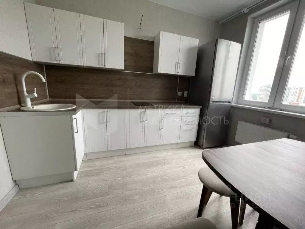 1-к кв. Тюменская область, Тюмень ул. Героев Космоса, 9 (36.0 м) - Фото 1