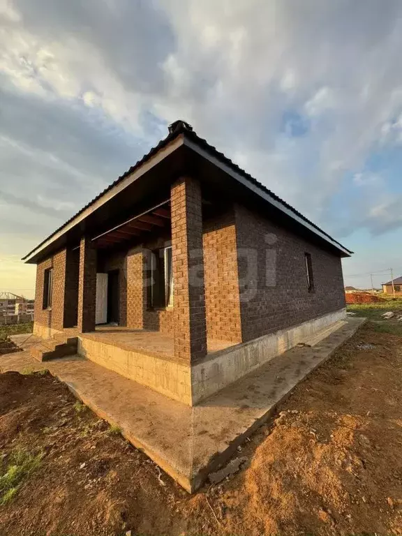 Дом в Оренбургская область, Оренбургский район, с. Благословенка ул. ... - Фото 1