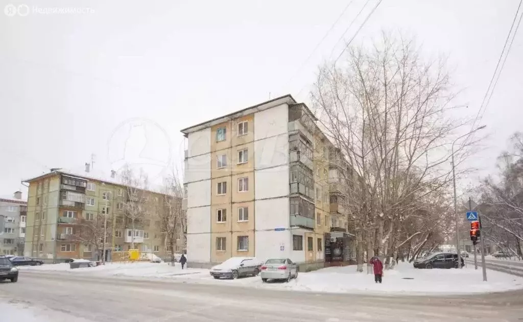 3-комнатная квартира: Тюмень, Фабричная улица, 17 (57.1 м) - Фото 1