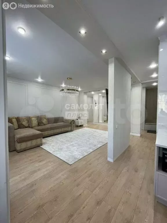 3-комнатная квартира: Омск, улица Перелёта, 19 (92 м) - Фото 0