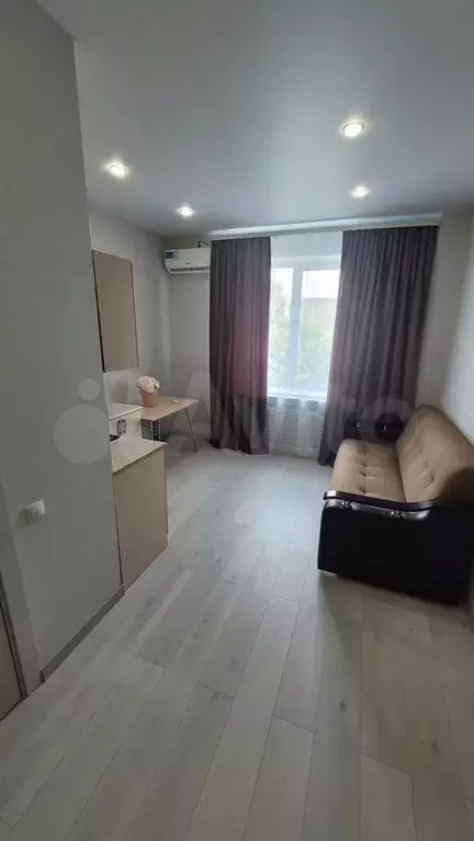 Комната 20 м в 7-к., 2/2 эт. - Фото 0