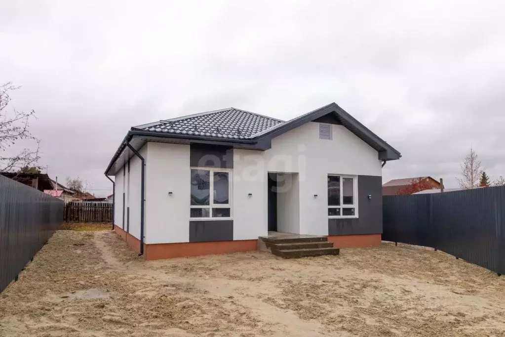 Дом в Тюменская область, Тюмень Парфеново мкр, ул. Есенина (115 м) - Фото 0