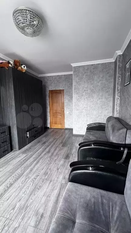 Комната 17 м в 5-к., 6/6 эт. - Фото 1