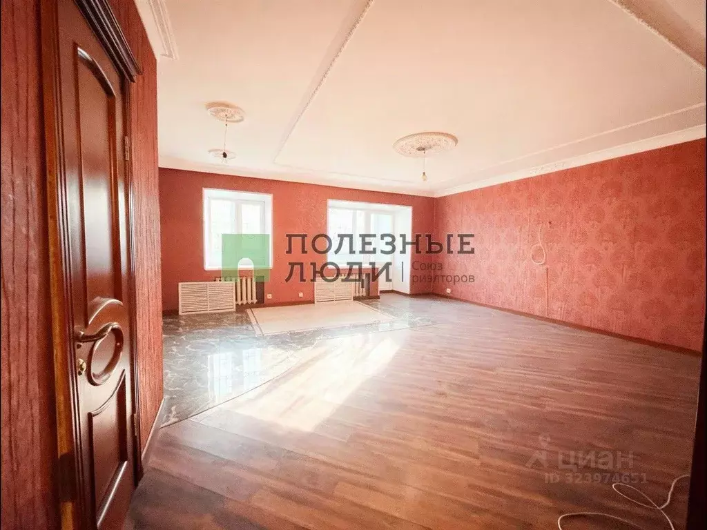 3-к кв. Курганская область, Курган ул. 4-я Больничная, 10 (115.9 м) - Фото 1