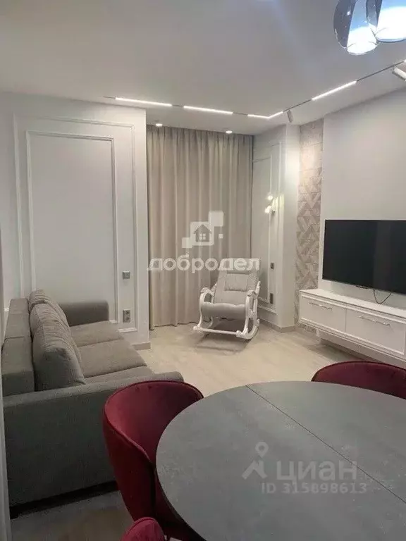 2-к кв. Свердловская область, Екатеринбург ул. Ткачей, 19/2 (75.0 м) - Фото 1