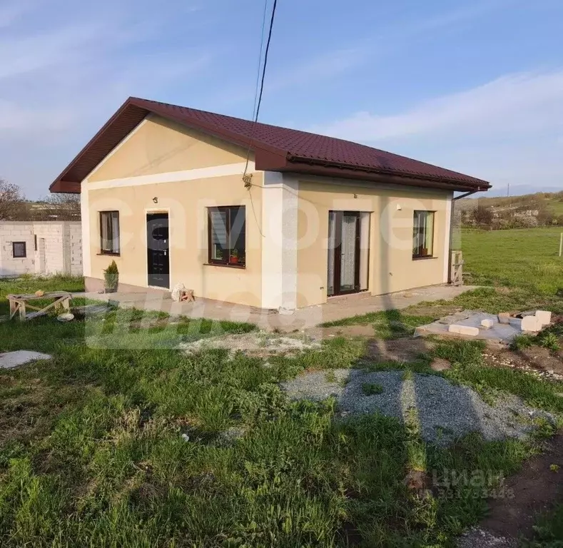 Дом в Крым, Симферопольский район, с. Урожайное  (75 м) - Фото 1