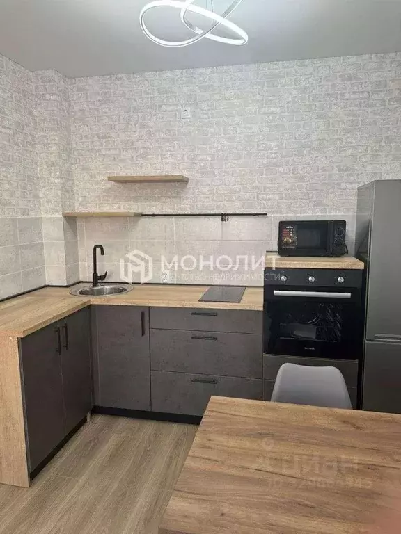 2-к кв. Белгородская область, Старый Оскол Космос мкр, 11А (42.0 м) - Фото 1