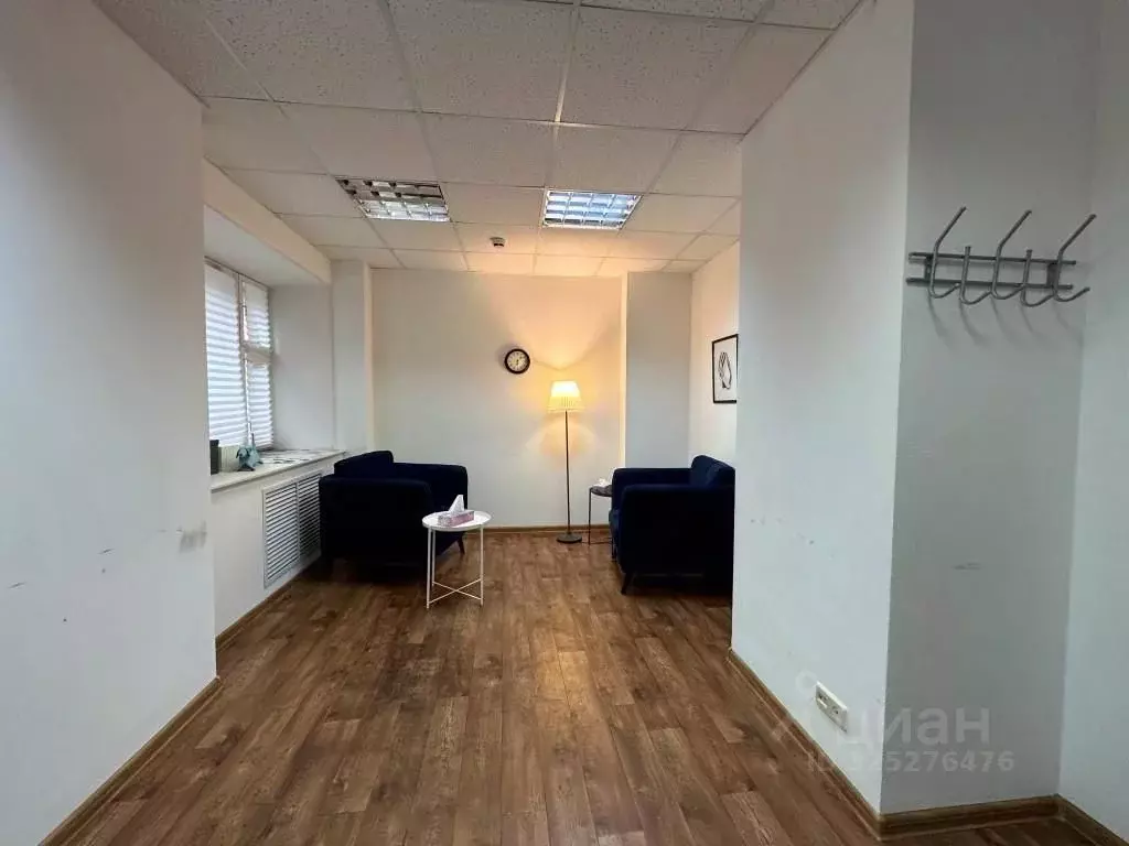 Помещение свободного назначения в Москва Лесная ул., 61с2 (18 м) - Фото 1