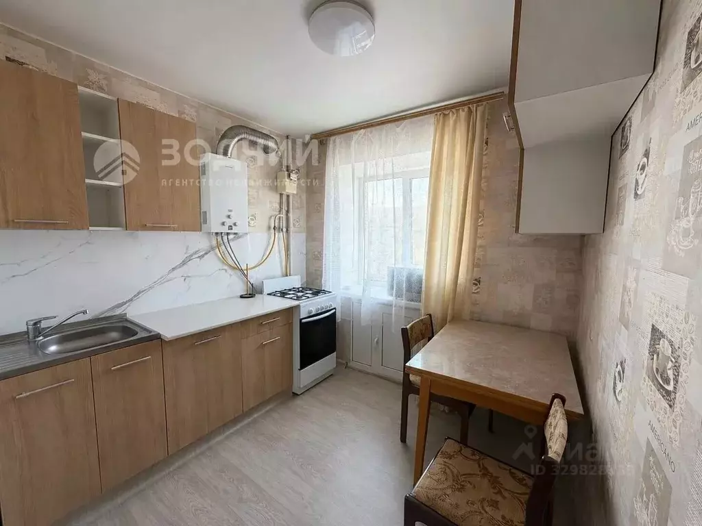 2-к кв. Чувашия, Канаш просп. Ленина, 2 (44.0 м) - Фото 1