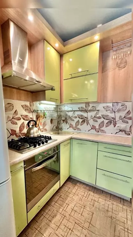 3-к кв. Омская область, Омск Заозерный мкр, просп. Менделеева, 25А ... - Фото 1