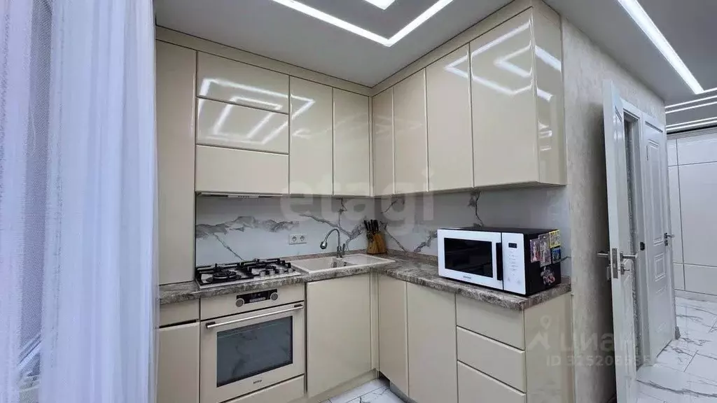 3-к кв. Адыгея, Майкоп ул. 12 Марта, 134К2 (69.9 м) - Фото 1