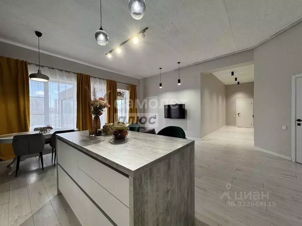 Дом в Волгоградская область, Волгоград Чебоксарский пер., 3 (248 м) - Фото 1