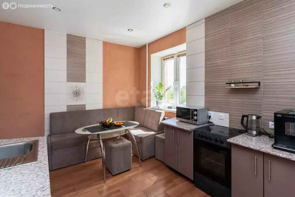 1-комнатная квартира: Тюмень, улица Николая Зелинского, 3к1 (49.3 м) - Фото 2