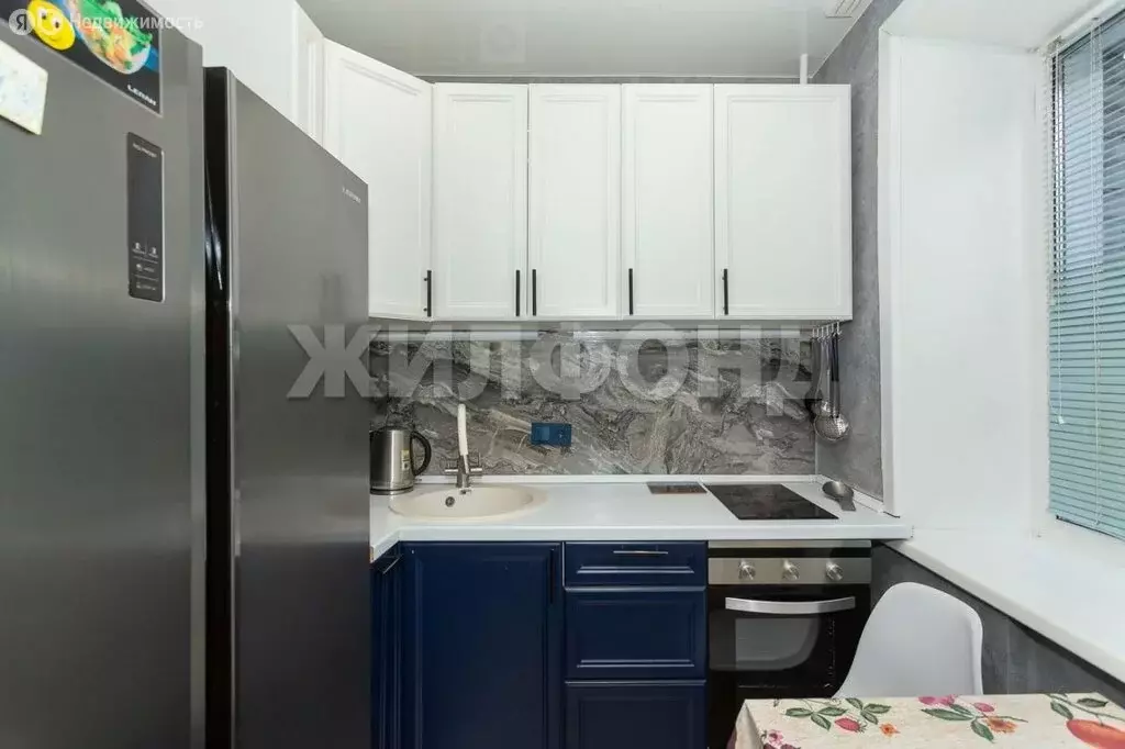 3-комнатная квартира: Бердск, улица Ленина, 106 (59.9 м) - Фото 1