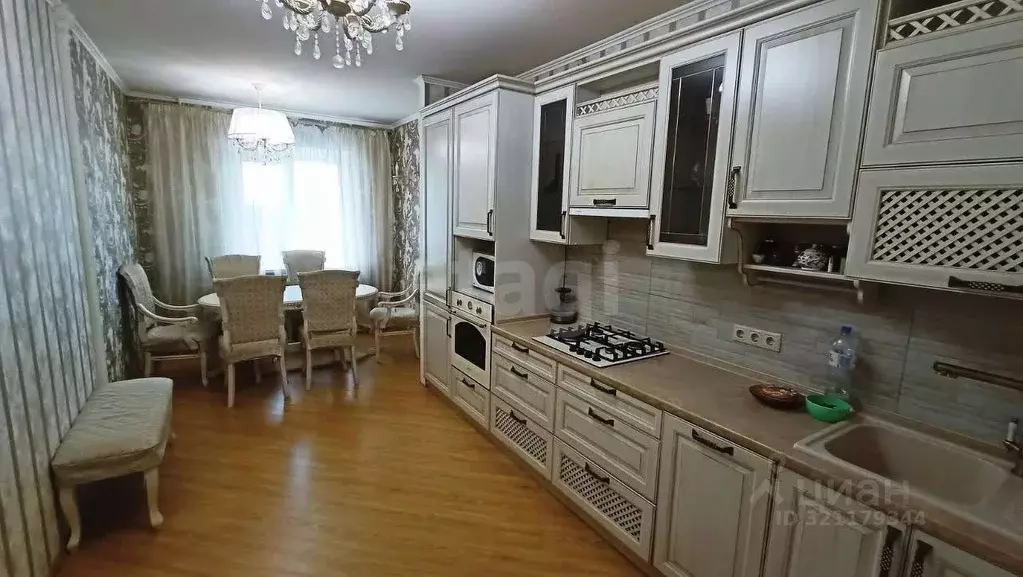 3-к кв. Воронежская область, Воронеж ул. Морозова, 31 (110.0 м) - Фото 0