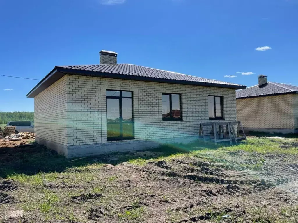 Дом в Татарстан, Лаишевский район, Егорьевское с/пос, д. Кзыл-Иль ул. ... - Фото 1