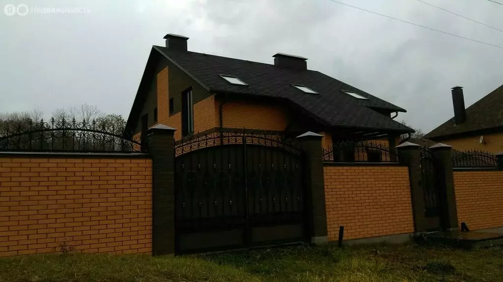 Дом в Белгород, микрорайон Новый, Сургутская улица, 9 (245 м) - Фото 0