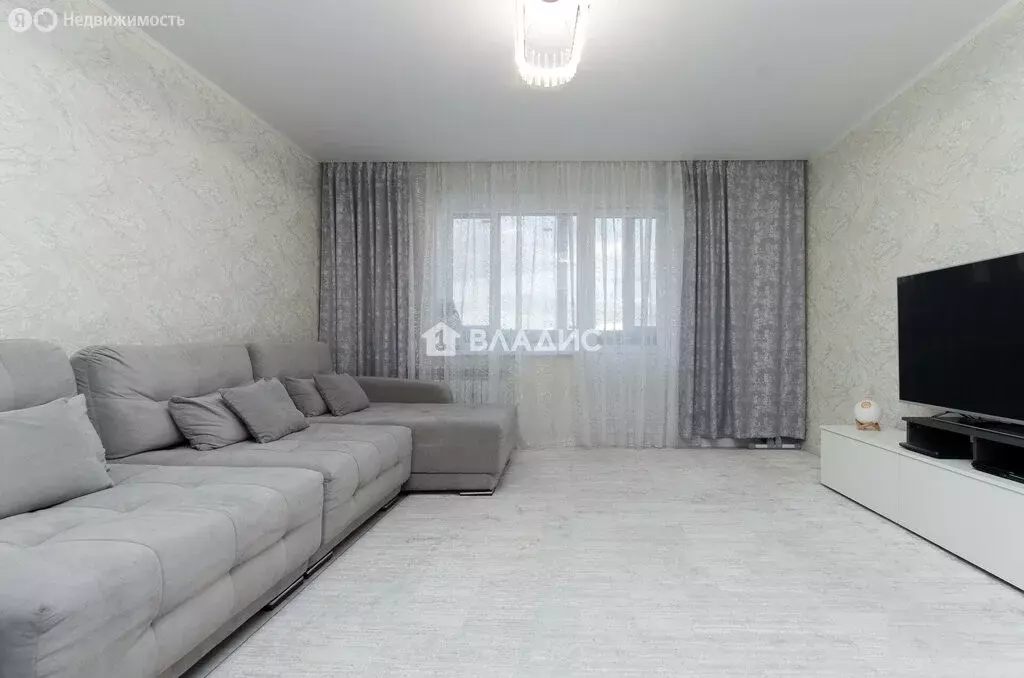 4-комнатная квартира: Тобольск, микрорайон 3А, 1 (80 м) - Фото 1