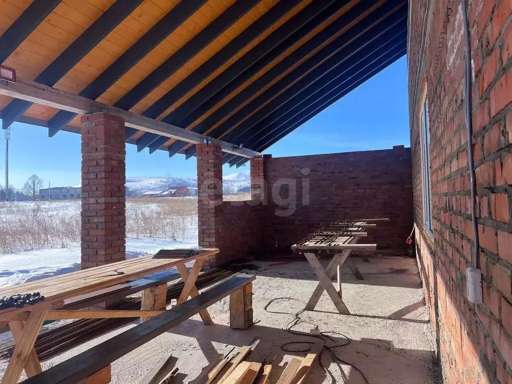 Дом в Алтай, Майминский район, с. Подгорное ул. Катунская (182 м) - Фото 1