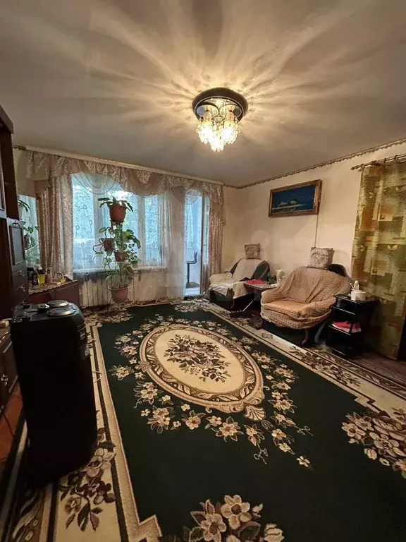 Комната 30,2 м в 4-к., 1/9 эт. - Фото 0