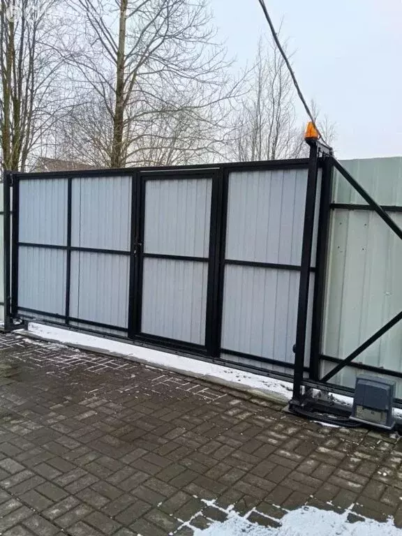 Дом в посёлок Александровская, 26 (290 м) - Фото 1