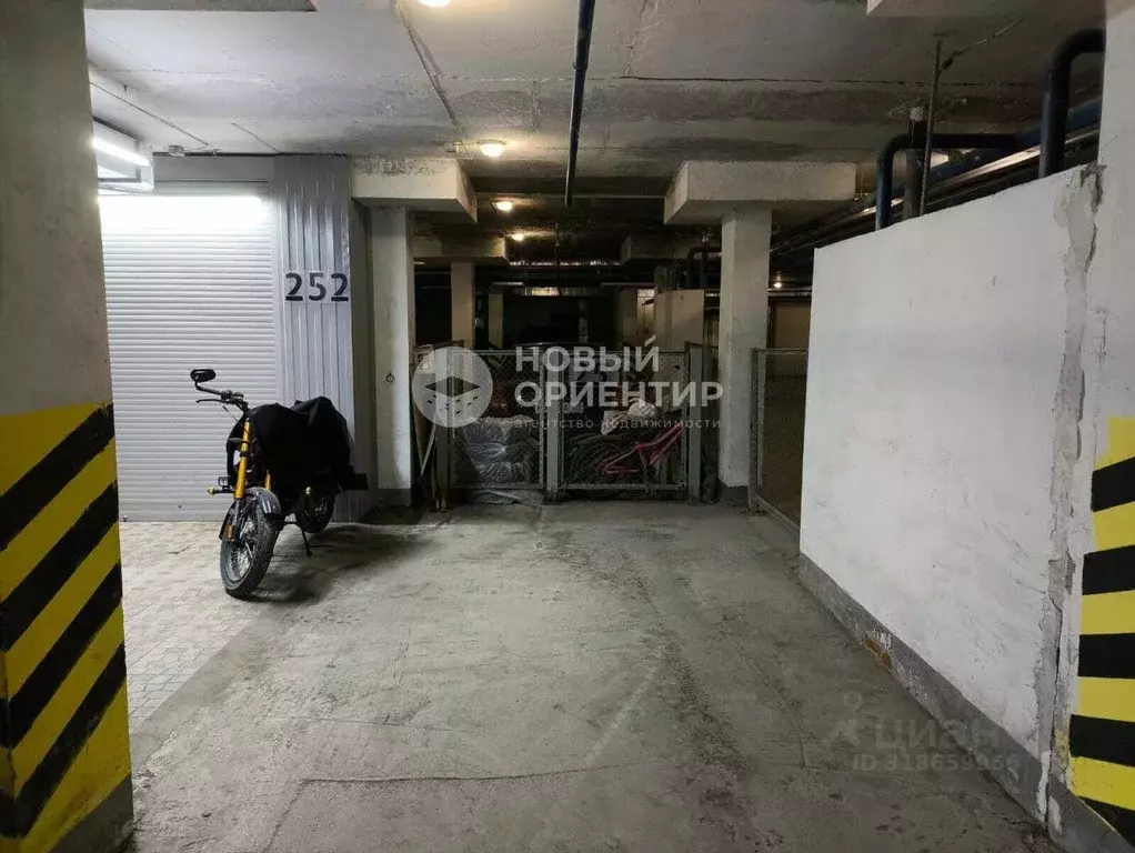 Гараж в Свердловская область, Екатеринбург ул. Анатолия Мехренцева, ... - Фото 1