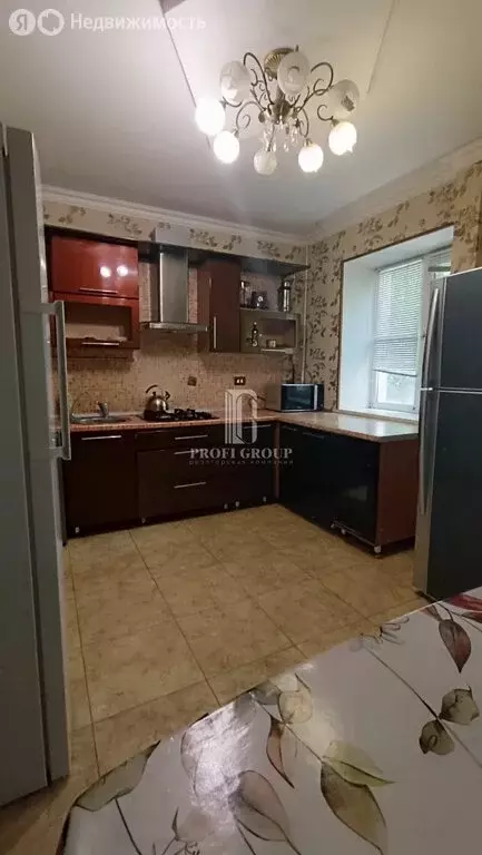 3-комнатная квартира: Махачкала, улица Циолковского, 14А (100 м) - Фото 1