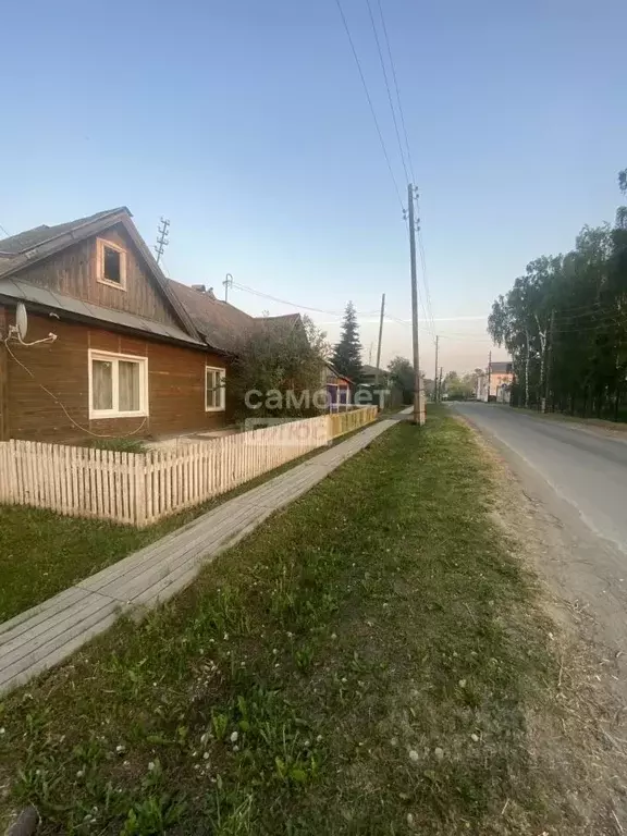 Дом в Свердловская область, Верхняя Синячиха пгт ул. Красной Гвардии ... - Фото 0