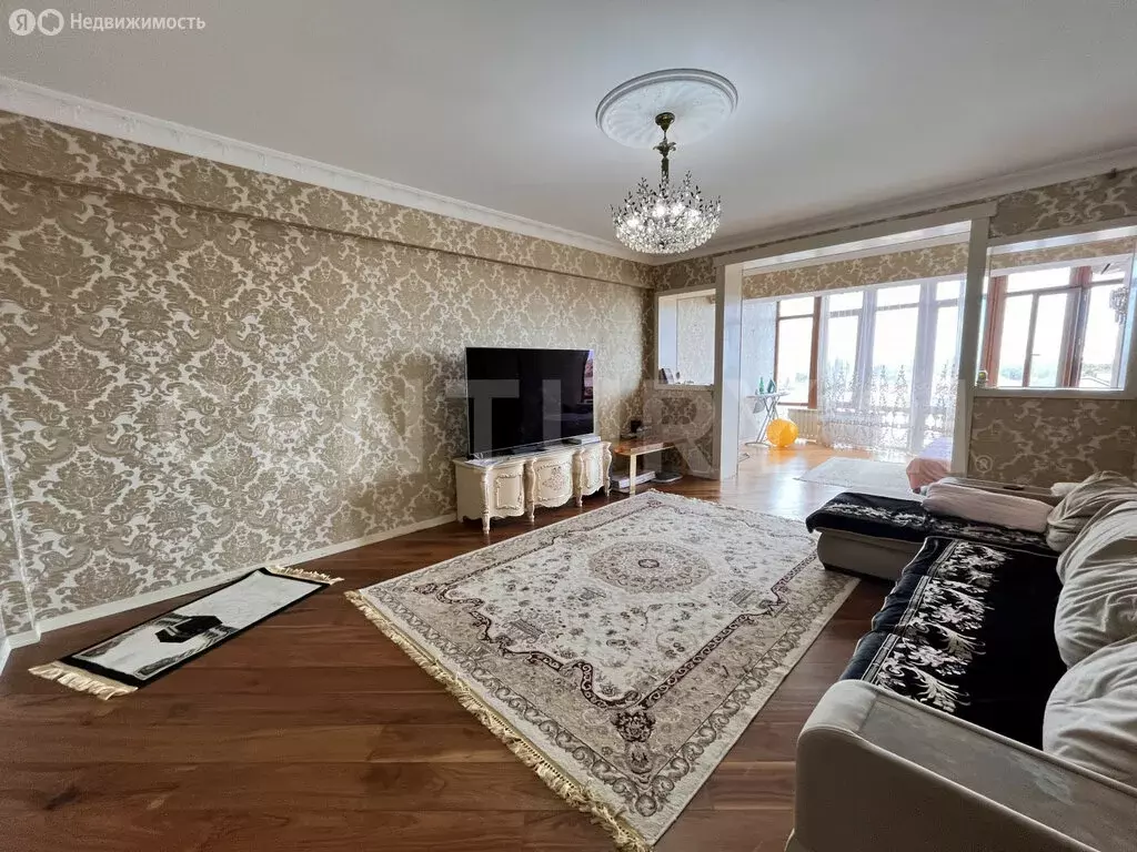 2-комнатная квартира: Махачкала, улица Чеэрова, 26к1 (107 м) - Фото 0
