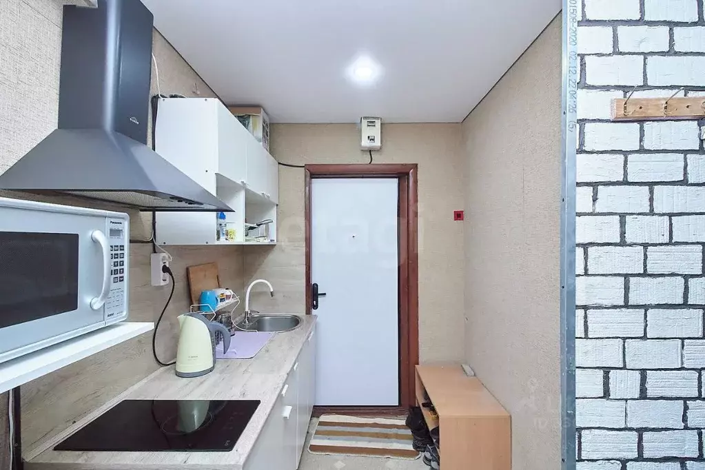 Комната Тюменская область, Тюмень ул. Республики, 214 (18.0 м) - Фото 1