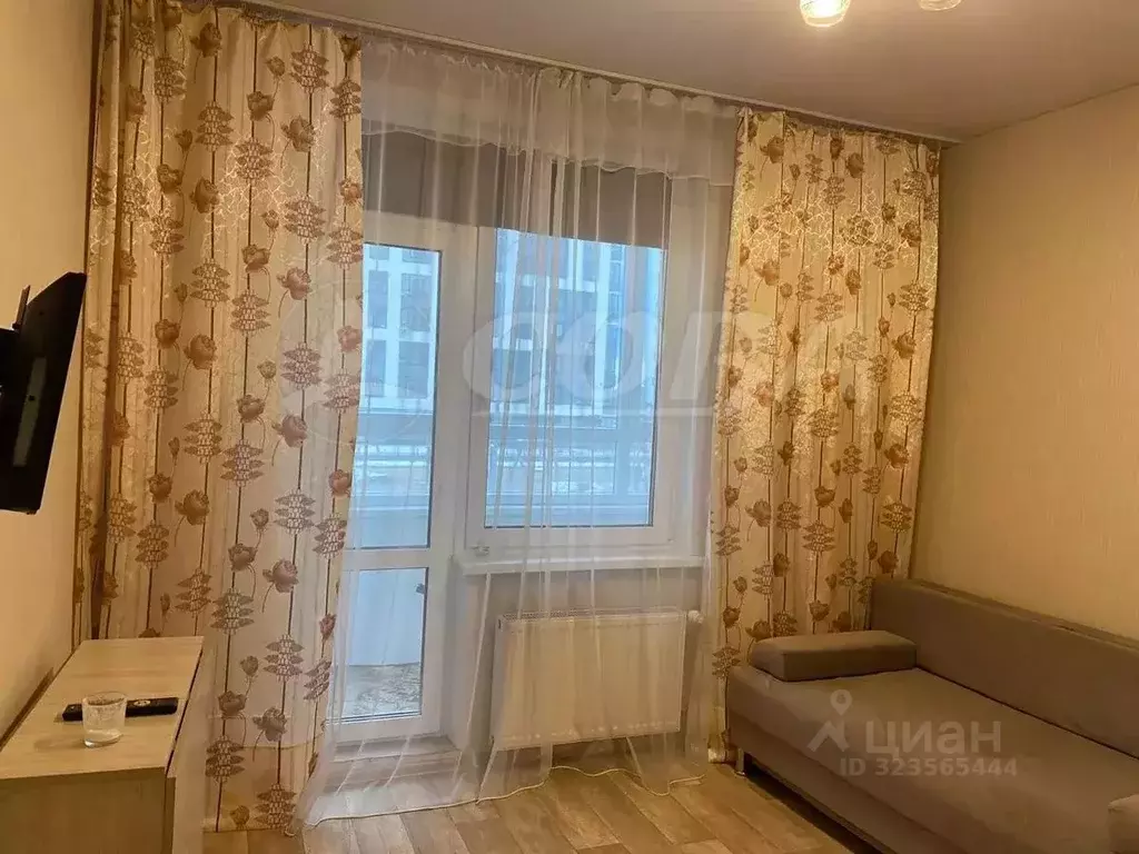 Студия Тюменская область, Тюмень ул. Фармана Салманова, 26 (29.0 м) - Фото 2