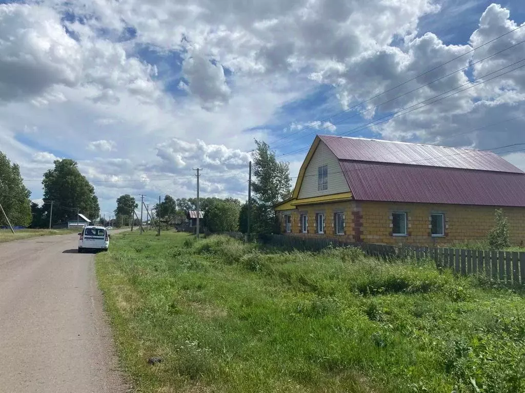 Дом в Башкортостан, Дуванский район, с. Ярославка Комсомольская ул., ... - Фото 1