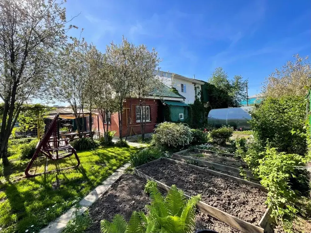 Дом в Свердловская область, Екатеринбург пер. Лебяжий, 3А (200 м) - Фото 2