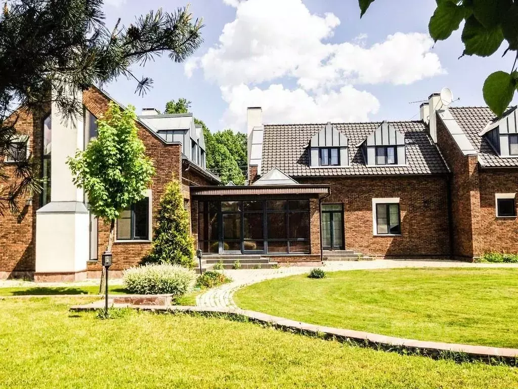 Дом в Москва Лесное озеро кп,  (500 м) - Фото 1