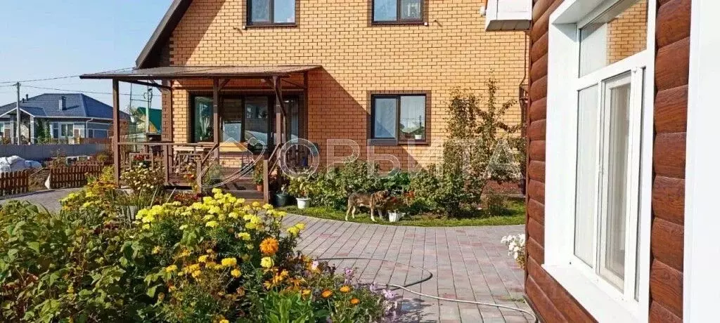 Дом в Тюменская область, Тюмень проезд Алуштинский, 13 (193 м) - Фото 1