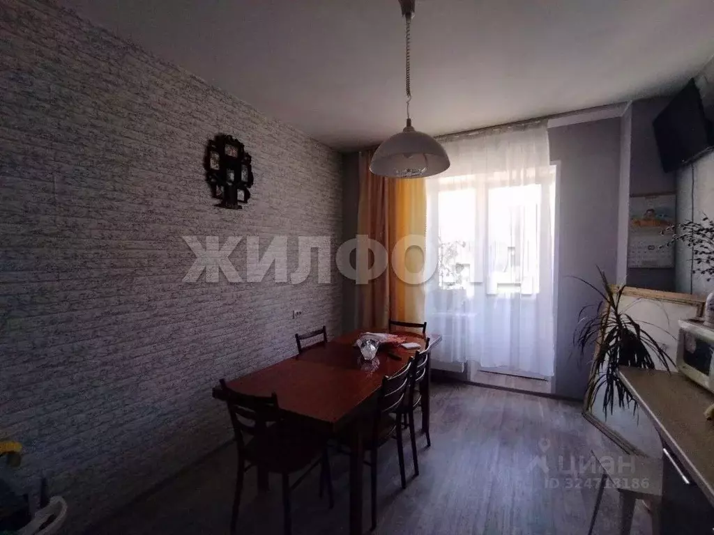2-к кв. Хакасия, Абакан ул. Некрасова, 23б (64.5 м) - Фото 1