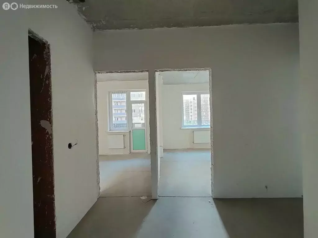 3-комнатная квартира: Краснодар, улица Лётчика Позднякова, 2к21 (57.4 ... - Фото 1