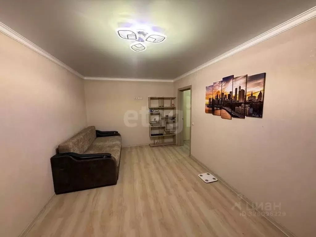 3-к кв. Белгородская область, Белгород ул. Шаландина, 8 (71.5 м) - Фото 1